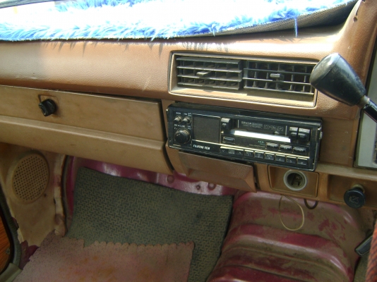 รถนิสสัน 724 รถนิสสัน 724