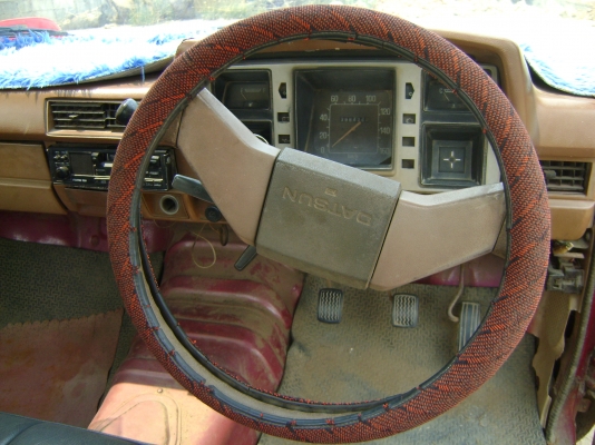 รถนิสสัน 724 รถนิสสัน 724