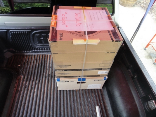 โคมไฟใหม่ติดเพดาน 250 (ซื้อใหม่ชุดละ 400-500) โคมไฟใหม่ติดเพดาน 250 (ซื้อใหม่ชุดละ 400-500)