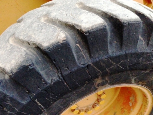 ขายด่วน..รถตัก KOMATSU 510 กรองเดี่ยว รุ่นใหม่ รถสวยแจ่ม พร้อมใช้ ตักแรง ได้งานไว เครื่องดี เกียร์ดี ประหยัด.