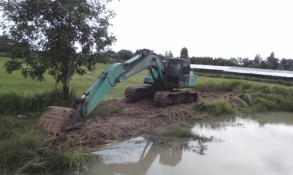 ขายKobelco sk200m2สภาพพร้อมใช้ ติดต่อคุณอ๊อฟพิจิตร086-737-9991