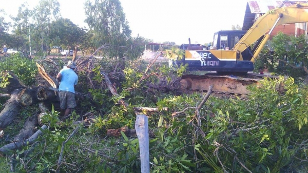 ขายรถขุดแบ็คโค SK200-2โกลเบลโก้ มาร์คทรู สภาพพร้อมใช้งาน ช่วงล่างดี ขายรถขุดแบ็คโค SK200-2โกลเบลโก้ มาร์คทรู สภาพพร้อมใช้งาน ช่วงล่างดี