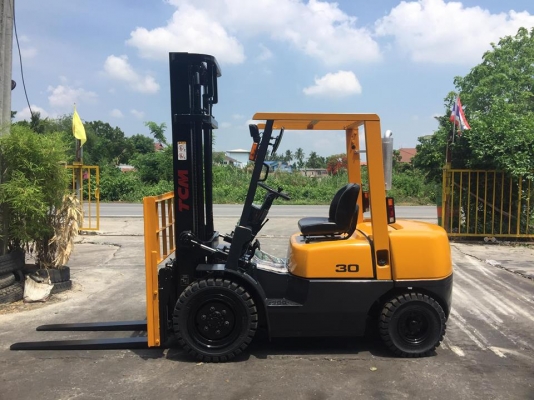 ฟอล์คลิฟต์ 3 ตัน TCM FHD30Z5  รถนำเข้าจากญี่ปุ่น