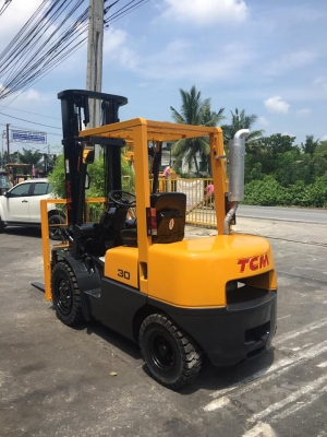 ฟอล์คลิฟต์ 3 ตัน TCM FHD30Z5  รถนำเข้าจากญี่ปุ่น