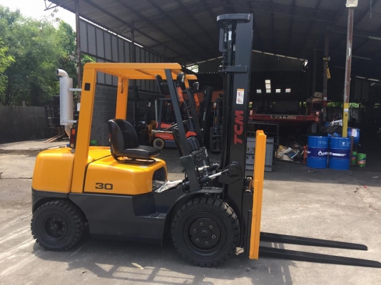 ฟอล์คลิฟต์ 3 ตัน TCM FHD30Z5  รถนำเข้าจากญี่ปุ่น