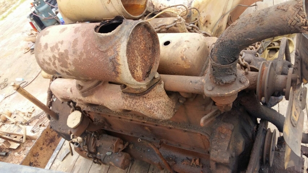 ขายเครื่องพร้อมซุ้มคลัช แทรคเตอร์ D50-15 ขายเครื่องพร้อมซุ้มคลัช แทรคเตอร์ D50-15