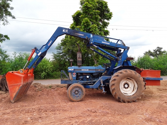 ขายด่วน รถคีบอ้อย+บุ้งกี๋ตัก FORD 5500 77 T1