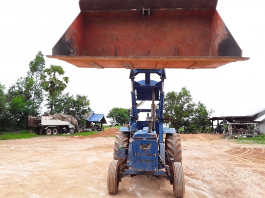 ขายด่วน รถคีบอ้อย+บุ้งกี๋ตัก FORD 5500 77 T1 ขายด่วน รถคีบอ้อย+บุ้งกี๋ตัก FORD 5500 77 T1