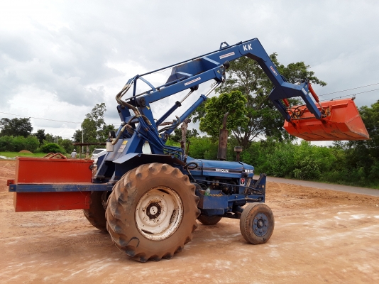 ขายด่วน รถคีบอ้อย+บุ้งกี๋ตัก FORD 5500 77 T1 ขายด่วน รถคีบอ้อย+บุ้งกี๋ตัก FORD 5500 77 T1