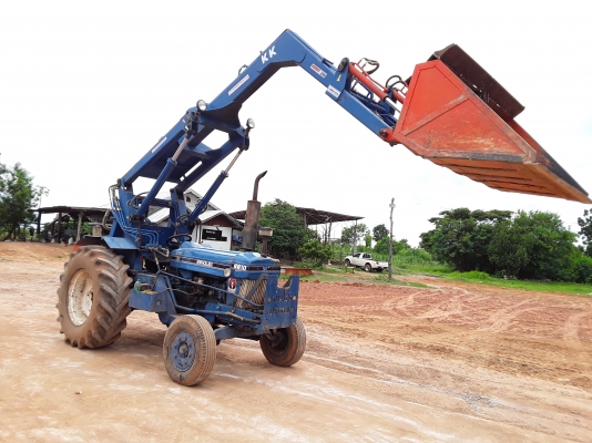 ขายด่วน รถคีบอ้อย+บุ้งกี๋ตัก FORD 5500 77 T1 ขายด่วน รถคีบอ้อย+บุ้งกี๋ตัก FORD 5500 77 T1