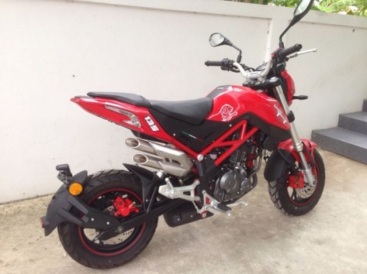 Benelli TNT 135 หัวฉีด รถเดือนเดียวปี 2017 วิ่ง 500 โล Benelli TNT 135 หัวฉีด รถเดือนเดียวปี 2017 วิ่ง 500 โล