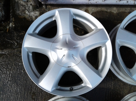 แม็ก Isuzu D-Max V-cross 16/17-6-139.7  สภาพสวยเดิมๆ  สีเดิม ไม่คดไม่ดุ้ง ไม่เคยซ่อม ไม่เคยทำสี