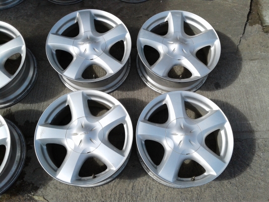 แม็ก Isuzu D-Max V-cross 16/17-6-139.7  สภาพสวยเดิมๆ  สีเดิม ไม่คดไม่ดุ้ง ไม่เคยซ่อม ไม่เคยทำสี