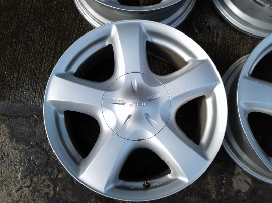 แม็ก Isuzu D-Max V-cross 16/17-6-139.7  สภาพสวยเดิมๆ  สีเดิม ไม่คดไม่ดุ้ง ไม่เคยซ่อม ไม่เคยทำสี