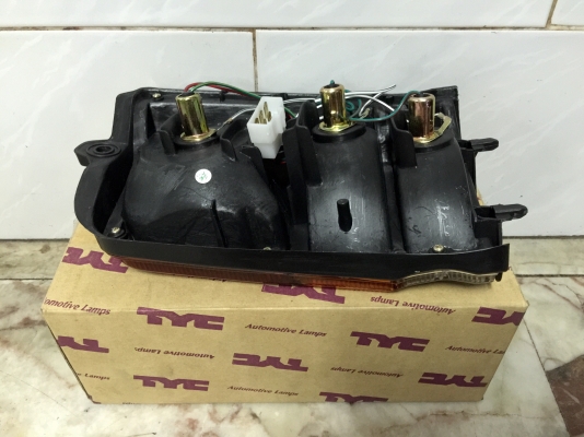 ขายไฟท้ายรถ DAIHATSU รุ่น MIRA L80 ใส่มิร่าบ้านเราได้เลย