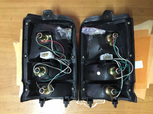 ขายไฟท้ายรถ DAIHATSU รุ่น MIRA L80 ใส่มิร่าบ้านเราได้เลย