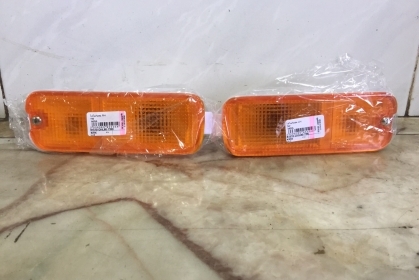 ขายไฟเลี้ยวกันขนหน้ารถยนต์ DAIHATSU รุ่น MIRA L80 บ้านเรา