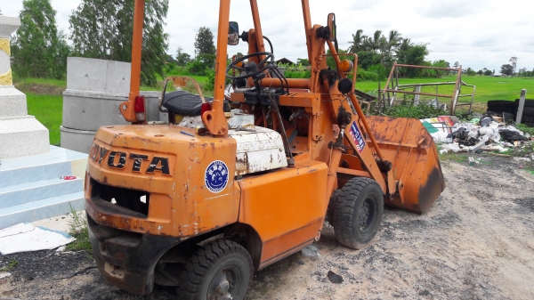 รถตัก หิน-ทราย Toyota.เครื่องดีเซล.ตัก1คิว.ยางใหม่2เส้นหลังหน้าสวย พร้อมใช้ เครื่องดี .ปั้มยกดี คอตัก ยาว2เมตรใช้สำหรับตักไส่หกล้อครับ.ราคา120000.฿.โทรปรึกษาได้ครับ.0875511464-0636359242 รถตัก หิน-ทราย Toyota.เครื่องดีเซล.ตัก1คิว.ยางใหม่2เส้นหลังหน้าสวย พร้อมใช้ เครื่องดี .ปั้มยกดี คอตัก ยาว2เมตรใช้สำหรับตักไส่หกล้อครับ.ราคา120000.฿.โทรปรึกษาได้ครับ.0875511464-0636359242