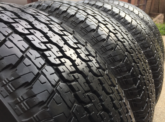 ยาง Bridgestone 265 70 16 ปี15 ดอกเต็ม ไม่มีปะ ใช้ยาว ราคาไม่แพงขอบคุณ