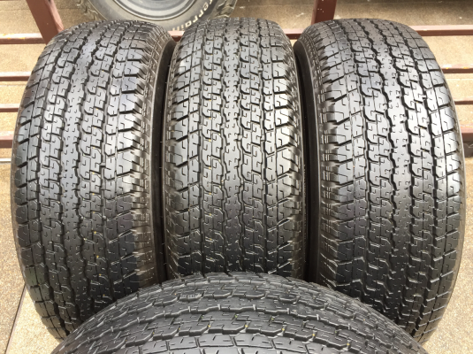 ยาง Bridgestone 265 70 16 ปี15 ดอกเต็ม ไม่มีปะ ใช้ยาว ราคาไม่แพงขอบคุณ