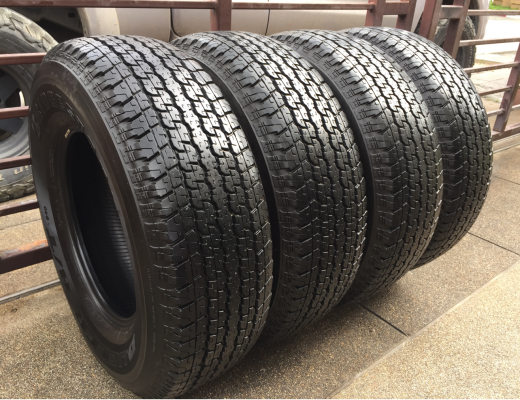 ยาง Bridgestone 265 70 16 ปี15 ดอกเต็ม ไม่มีปะ ใช้ยาว ราคาไม่แพงขอบคุณ