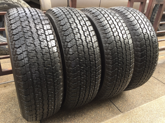 ยาง Bridgestone 265 70 16 ปี15 ดอกเต็ม ไม่มีปะ ใช้ยาว ราคาไม่แพงขอบคุณ