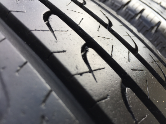 ยาง Goodyear 235 70 15 กลางปี15 ดอกเต็ม ไม่มีปะ ใช้ยาว ราคาไม่แพง