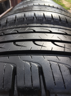 ยาง Goodyear 235 70 15 กลางปี15 ดอกเต็ม ไม่มีปะ ใช้ยาว ราคาไม่แพง