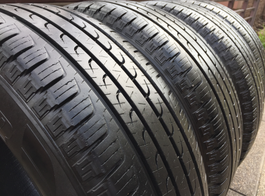 ยาง Goodyear 235 70 15 กลางปี15 ดอกเต็ม ไม่มีปะ ใช้ยาว ราคาไม่แพง ยาง Goodyear 235 70 15 กลางปี15 ดอกเต็ม ไม่มีปะ ใช้ยาว ราคาไม่แพง