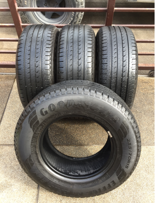 ยาง Goodyear 235 70 15 กลางปี15 ดอกเต็ม ไม่มีปะ ใช้ยาว ราคาไม่แพง