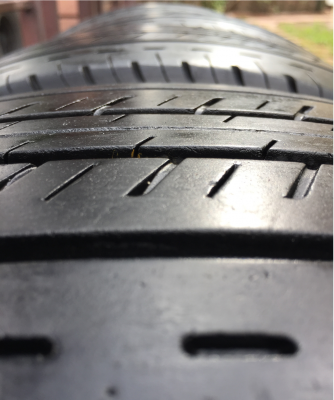 ยาง Bridgestone 215 65 16 กลางปี16 ดอกเต็ม ไม่มีปะ ใช้ยาว ราคาไม่แพง