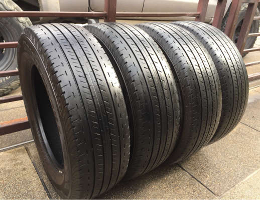 ยาง Bridgestone 215 65 16 กลางปี16 ดอกเต็ม ไม่มีปะ ใช้ยาว ราคาไม่แพง