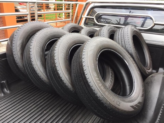 ยาง Bridgestone 215 65 16 กลางปี16 ดอกเต็ม ไม่มีปะ ใช้ยาว ราคาไม่แพง