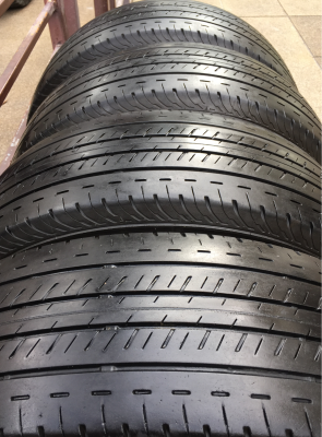 ยาง Bridgestone 215 65 16 กลางปี16 ดอกเต็ม ไม่มีปะ ใช้ยาว ราคาไม่แพง