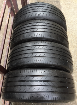 ยาง Goodyear 215 55 17 ปี16 ดอกเต็ม ไม่มีปะ ใช้ยาว ราคาไม่แพง