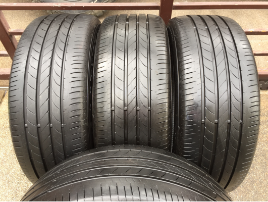 ยาง Goodyear 215 55 17 ปี16 ดอกเต็ม ไม่มีปะ ใช้ยาว ราคาไม่แพง