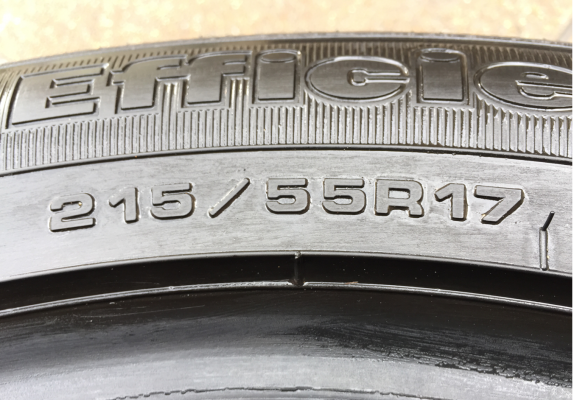 ยาง Goodyear 215 55 17 ปี16 ดอกเต็ม ไม่มีปะ ใช้ยาว ราคาไม่แพง