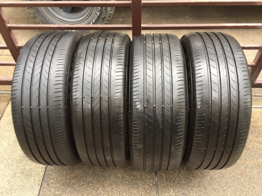 ยาง Goodyear 215 55 17 ปี16 ดอกเต็ม ไม่มีปะ ใช้ยาว ราคาไม่แพง