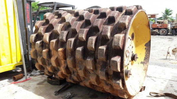 ขายด่วนลูกหนามรถบดใส่รถขนาด10-12ตัน BOMAX DYNAPAC ขายด่วนลูกหนามรถบดใส่รถขนาด10-12ตัน BOMAX DYNAPAC