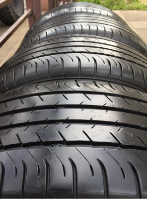 ยาง Dunlop 215 55 17 ปี15 ดอกเต็ม ไม่มีปะ ใช้ยาว ราคาไม่แพง