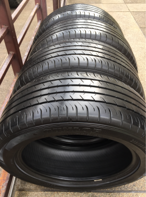 ยาง Dunlop 215 55 17 ปี15 ดอกเต็ม ไม่มีปะ ใช้ยาว ราคาไม่แพง