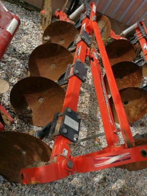 ขายผาน บุกเบิก DP224  ตราช้าง ขายผาน บุกเบิก DP224  ตราช้าง