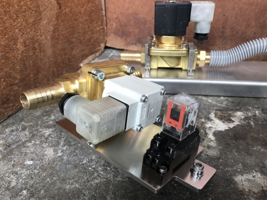 ขายชุดวาล์วคอนโทรล ระบบลม เป็นทองเหลือง ของใหม่ไม่เคยใช้งานครับ