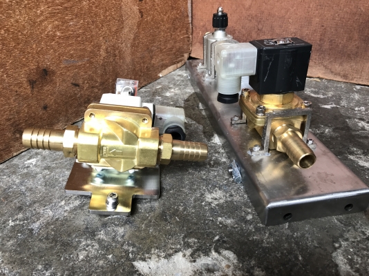 ขายชุดวาล์วคอนโทรล ระบบลม เป็นทองเหลือง ของใหม่ไม่เคยใช้งานครับ