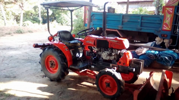 KUBOTA  KRT 140 สวยๆๆพร้อมใช้ อุปกรณ์ ดันหน้า พาลหลังสวย  ล้อเหล็กสวย KUBOTA  KRT 140 สวยๆๆพร้อมใช้ อุปกรณ์ ดันหน้า พาลหลังสวย  ล้อเหล็กสวย