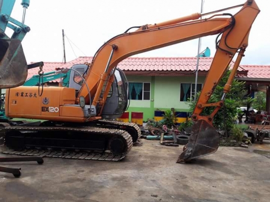 ขายHITACHI EX 120-5  เก่าญี่ปุ่นแท้  สภาพดี  แทรค 70  มีลายแย๊ก  4,XXX  ชั่วโมง  พร้อมใช้  โทร  089-3818694  ดวงนภา