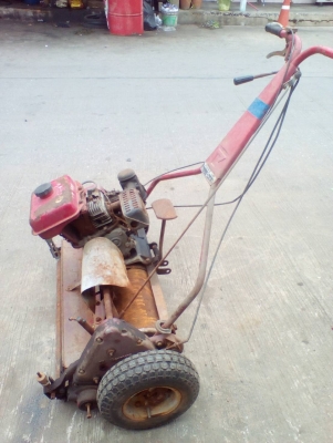 เครื่องตัดหญ้ามีแรงอัดต้องซ่อม ลด 5300.- เครื่องตัดหญ้ามีแรงอัดต้องซ่อม ลด 5300.-