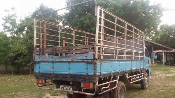 ขายรถ6ล้อ KS 115แรง สโลกลาง ราคา190,000 สนใจโทร 090-8588220 093-3258446 www.narong2truck.com www.tru
