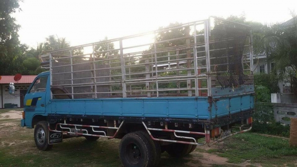 ขายรถ6ล้อ KS 115แรง สโลกลาง ราคา190,000 สนใจโทร 090-8588220 093-3258446 www.narong2truck.com www.tru