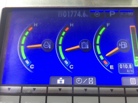 ขาย Komatsu pc200 รุ่น8 ขาย Komatsu pc200 รุ่น8